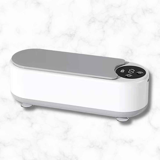 Small ultrasonic cleaner
